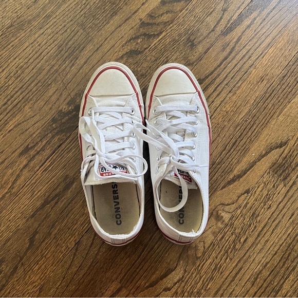 Converse White Sneaker for Women size 8 - Picture 4 of 9